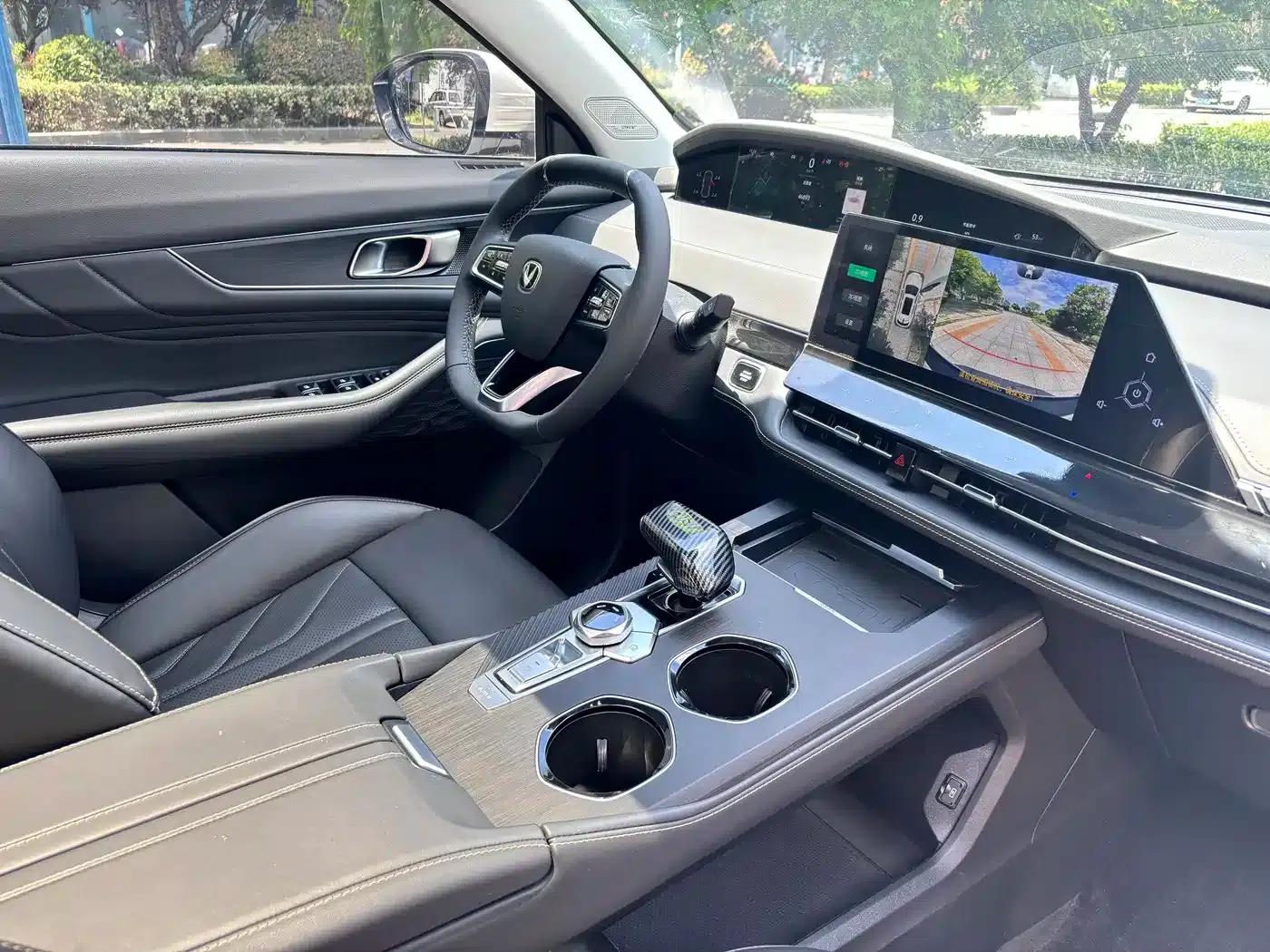 Changan UNI-K 2023 2.0T 2WD Yue Shang Edition — миниатюра 15