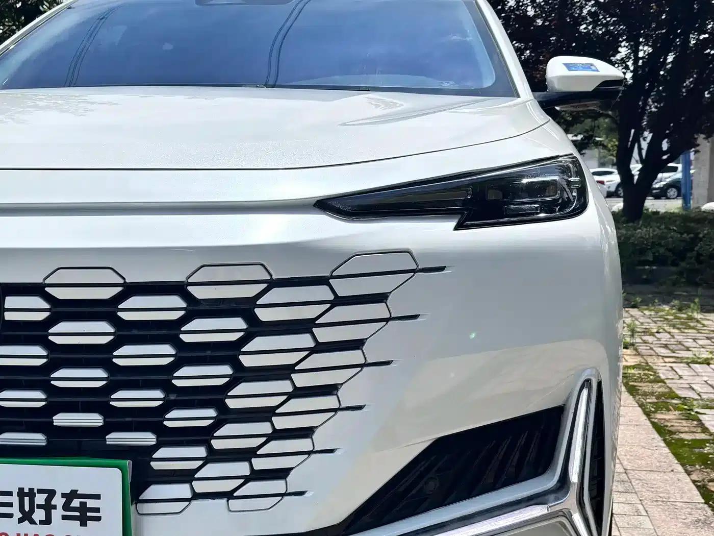 Changan UNI-K 2023 2.0T 2WD Yue Shang Edition — миниатюра 4