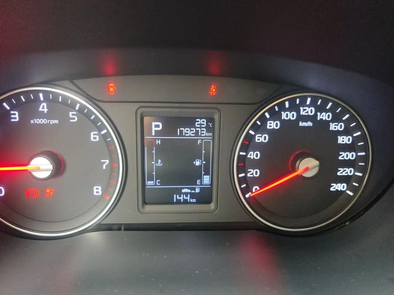Kia KX3 2015 1.6L Automatic Two-Wheel Drive DLX — миниатюра 11