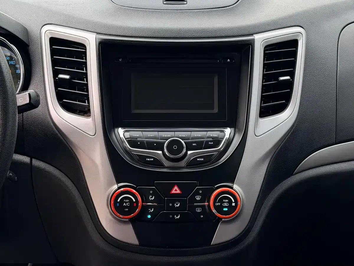 Changan CS35 2012 1.6L Manual Deluxe Edition (National V Emission Standard) — миниатюра 18