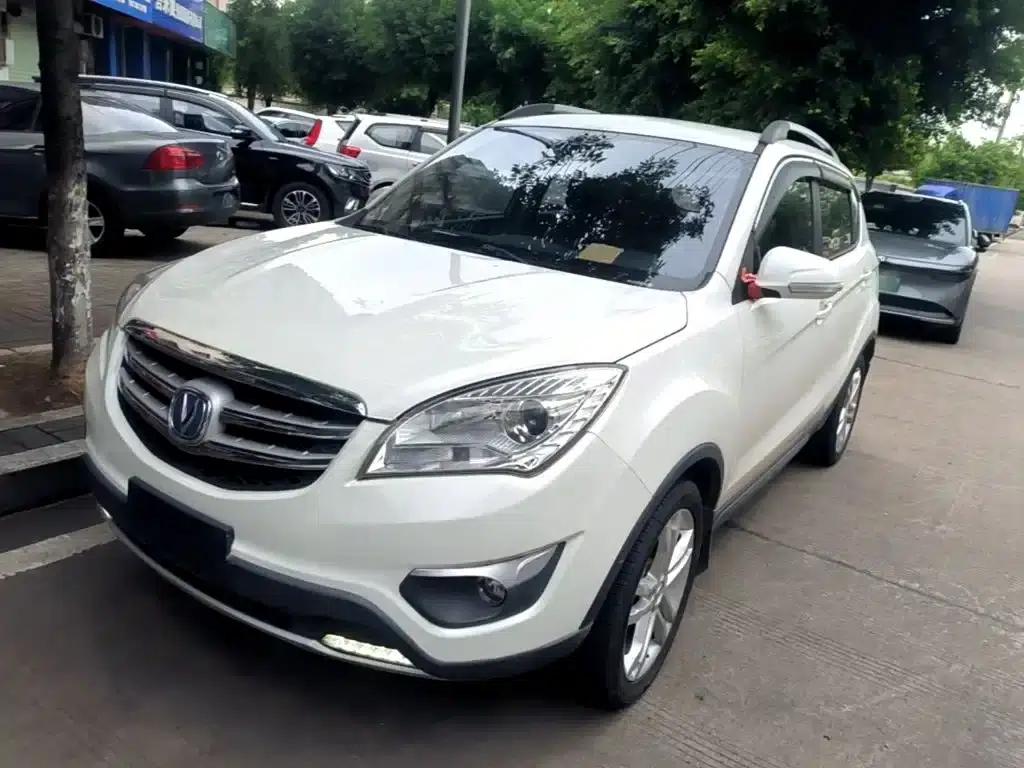 Changan CS35 2016 1.6L Manual Deluxe Edition (National V Emission Standard) — миниатюра 1