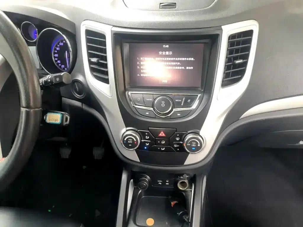 Changan CS35 2016 1.6L Manual Deluxe Edition (National V Emission Standard) — миниатюра 13