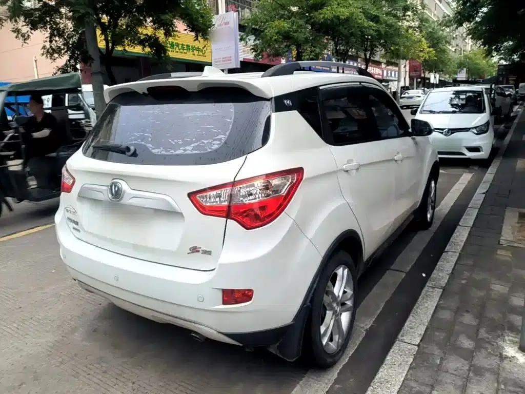 Changan CS35 2016 1.6L Manual Deluxe Edition (National V Emission Standard) — миниатюра 7