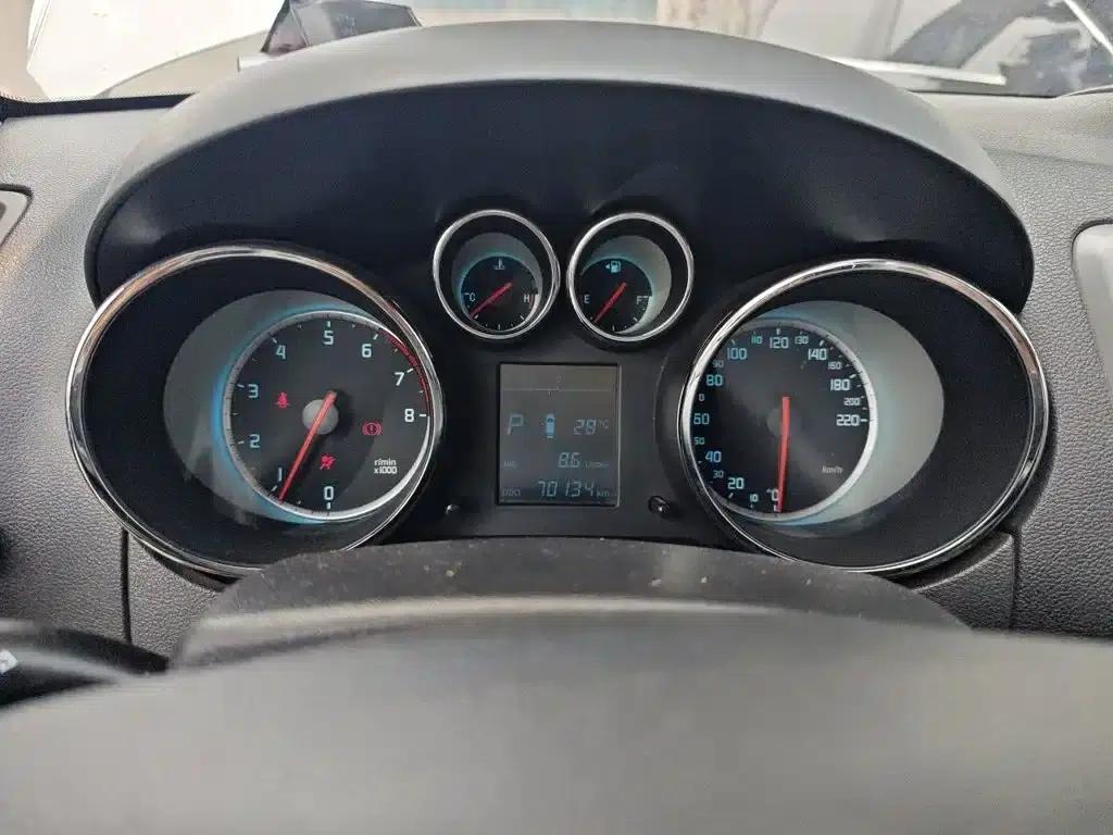 Changan CS35 2015 1.6L Automatic Deluxe Edition (National V Emission Standard) — миниатюра 4