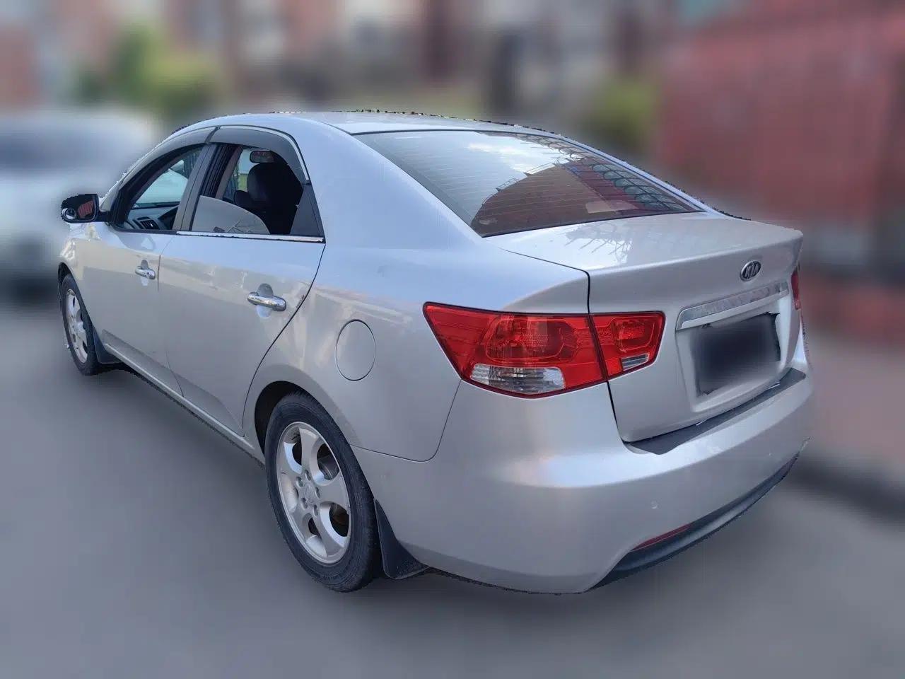 Kia Forte 2009 1.6L MT GLS — миниатюра 4