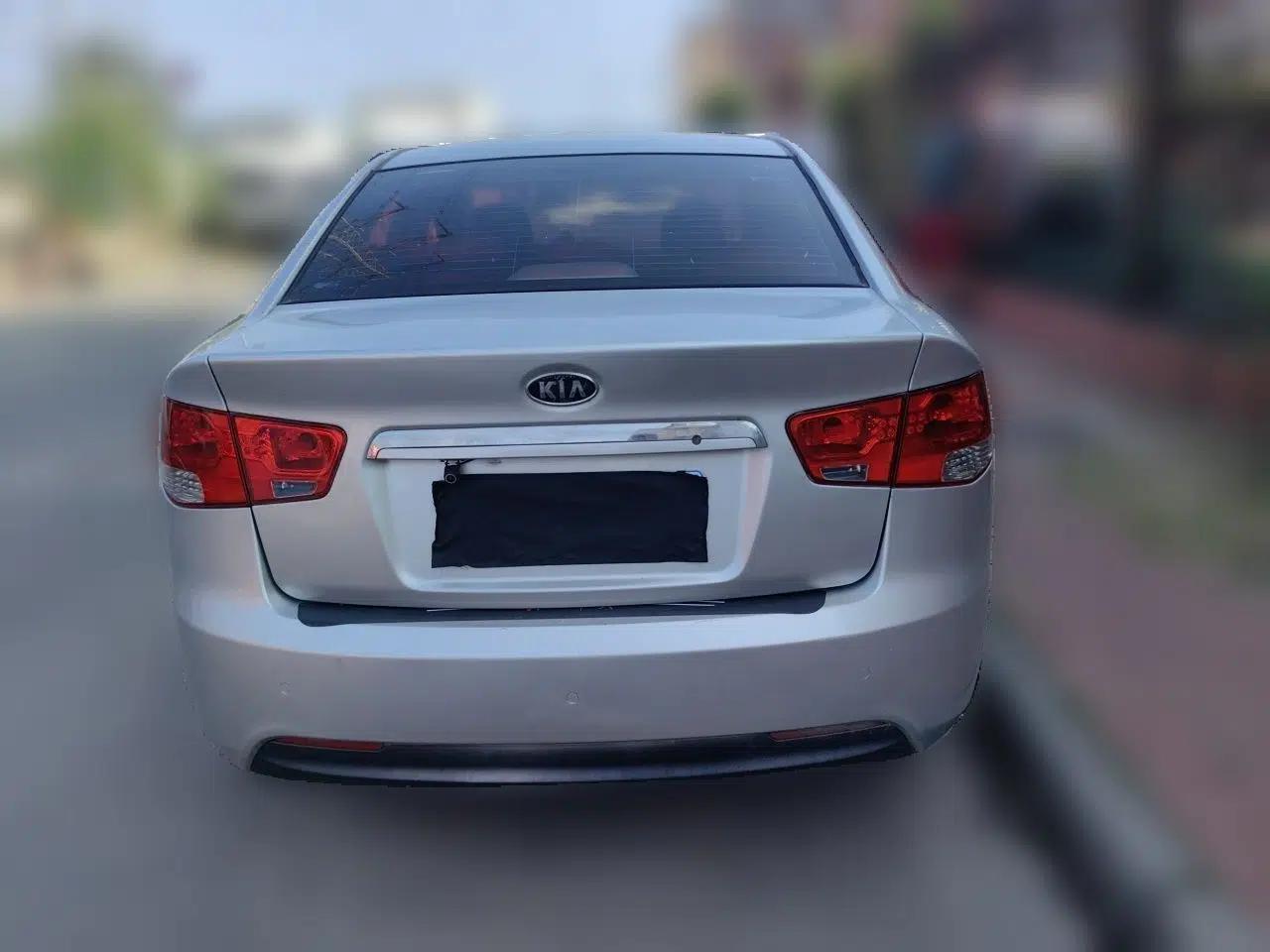 Kia Forte 2009 1.6L MT GLS — миниатюра 5