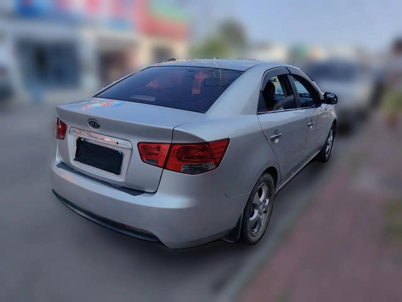 Kia Forte 2009 1.6L MT GLS — миниатюра 6