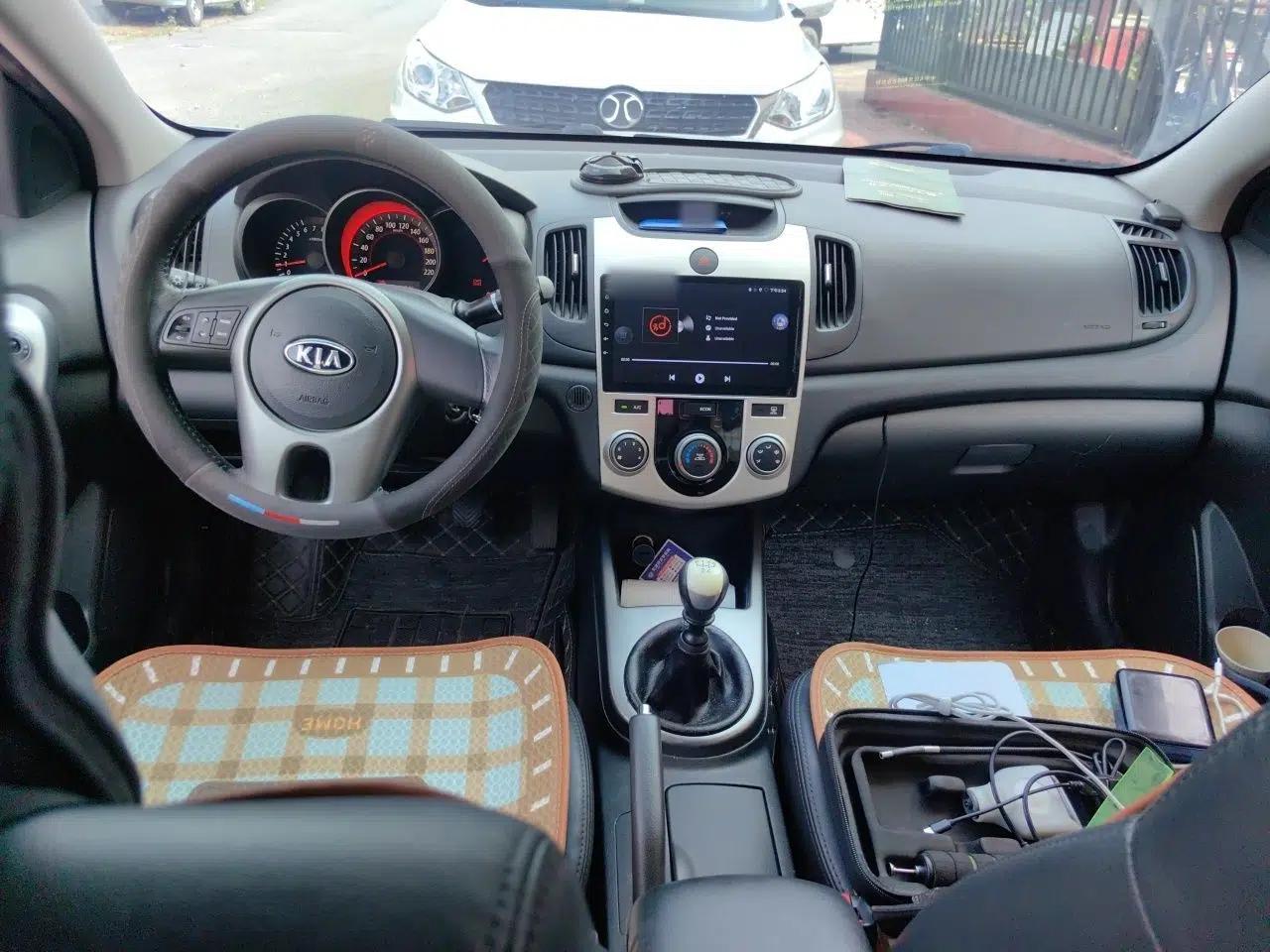 Kia Forte 2009 1.6L MT GLS — миниатюра 9