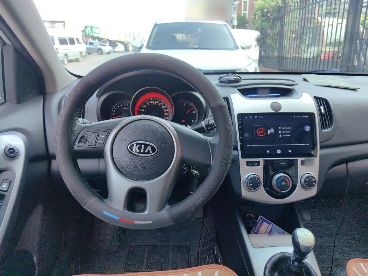 Kia Forte 2009 1.6L MT GLS — миниатюра 10