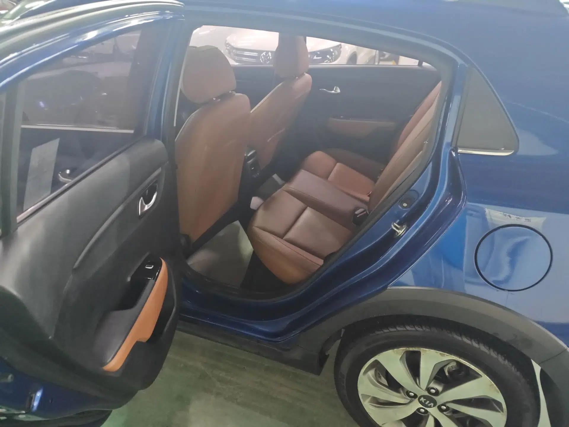 Kia KX Cross 2017 1.4L AT GLS — миниатюра 9