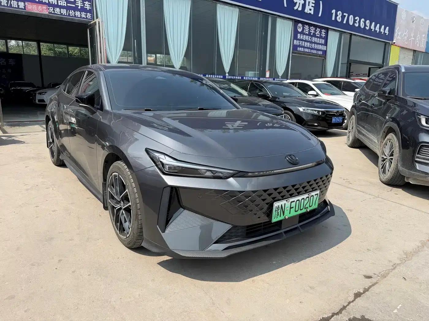 Changan UNI-V Smart Electric iDD 2024 Model Blue Whale Smart Electric iDD 136km Smart Cool Edition — миниатюра 3