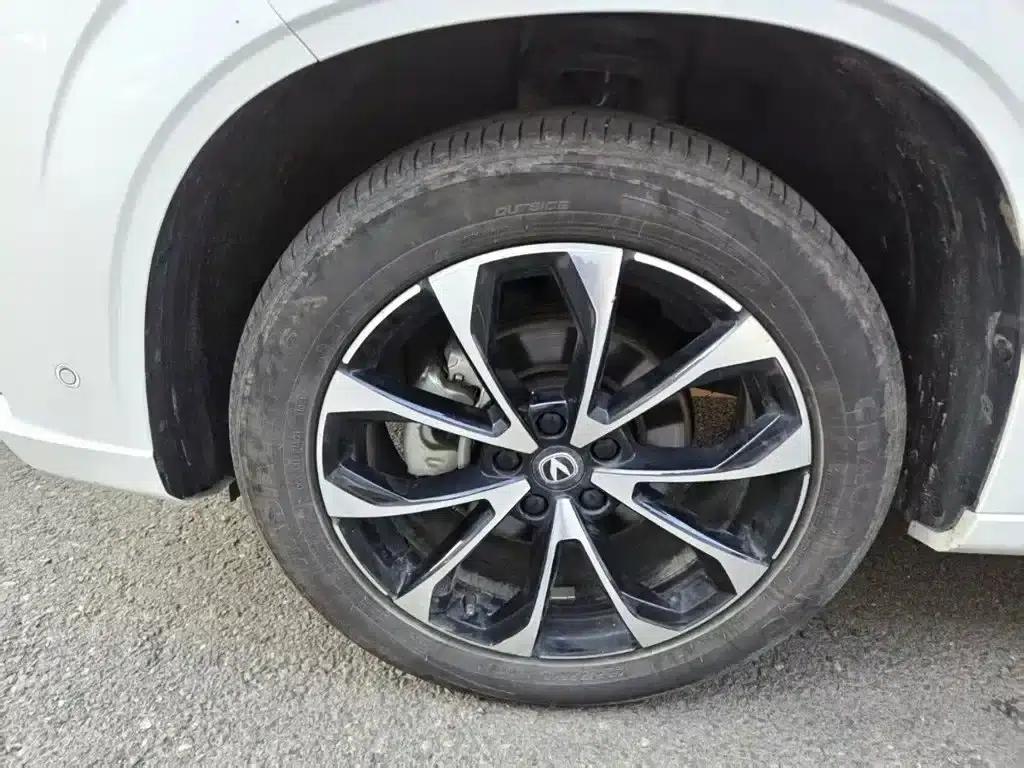 Changan UNI-Z New Energy 2024 Blue Whale Smart Electric iDD 125km Excellent Edition — миниатюра 4