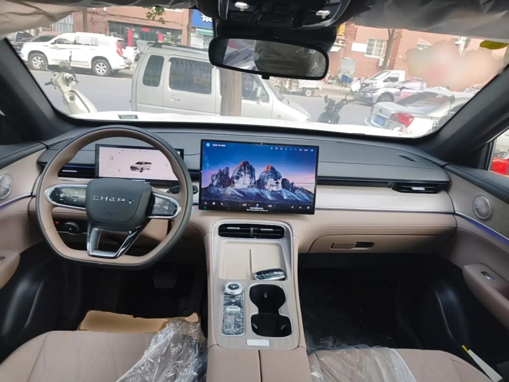 Chery Tiggo 8 PLUS 2025 Model 290TGDI DCT Chengshi Edition — миниатюра 12