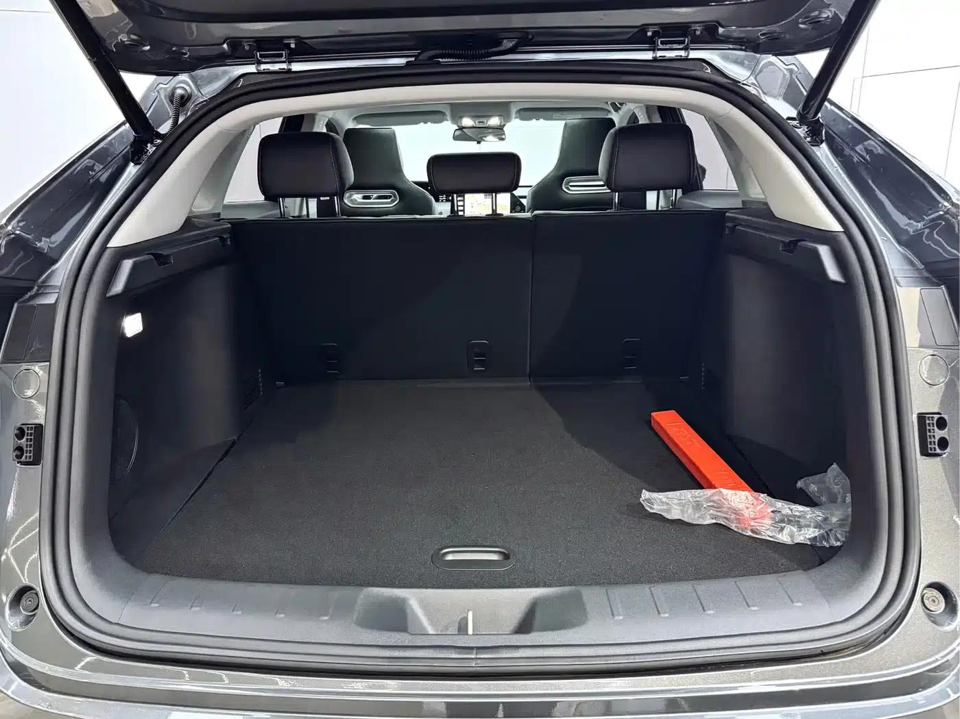 Changan UNI-K Smart Electric iDD 2022 Blue Whale iDD 130km 1.5T Excellent Edition — миниатюра 23