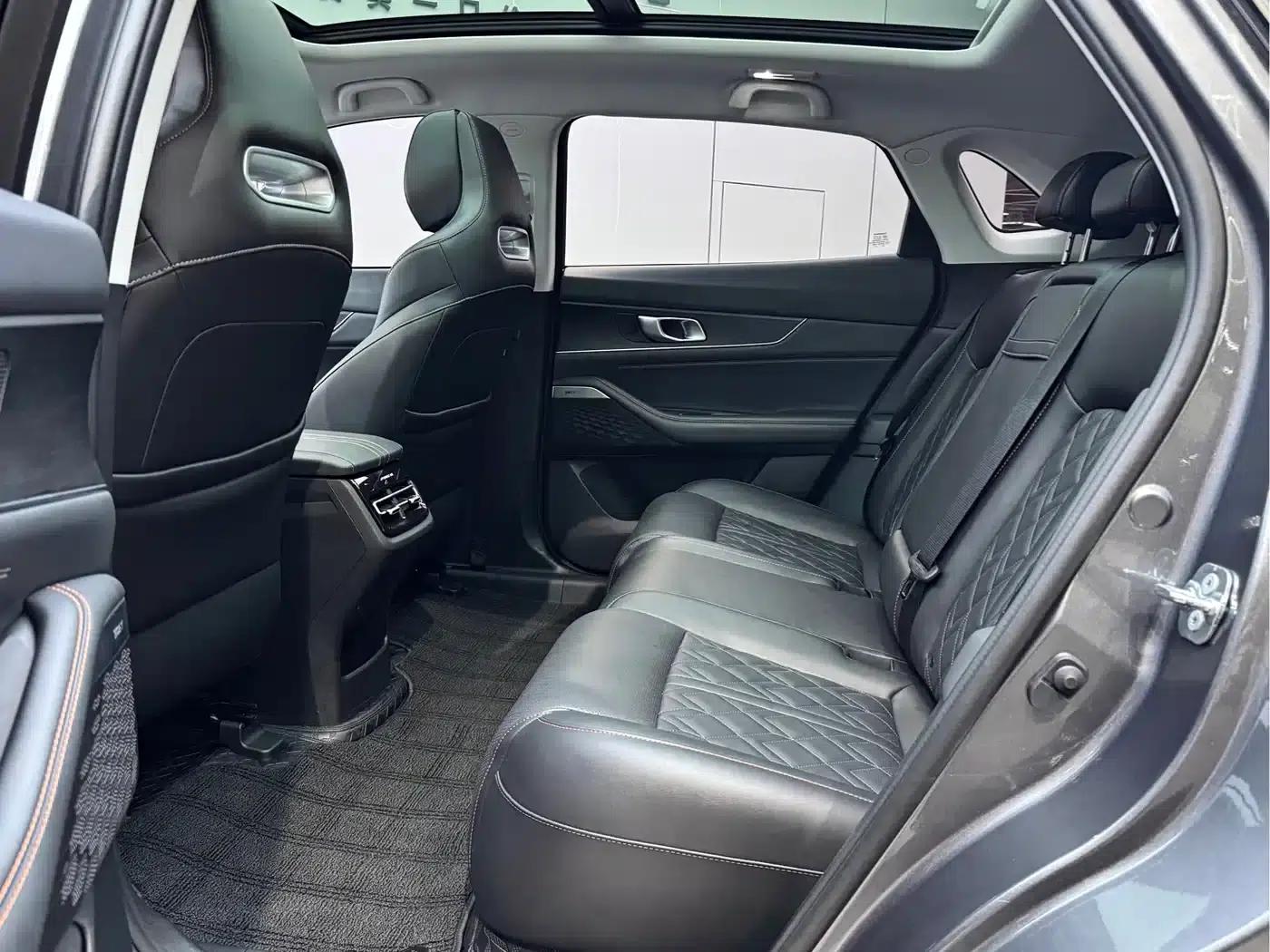 Changan UNI-K Smart Electric iDD 2022 Blue Whale iDD 130km 1.5T Excellent Edition — миниатюра 10