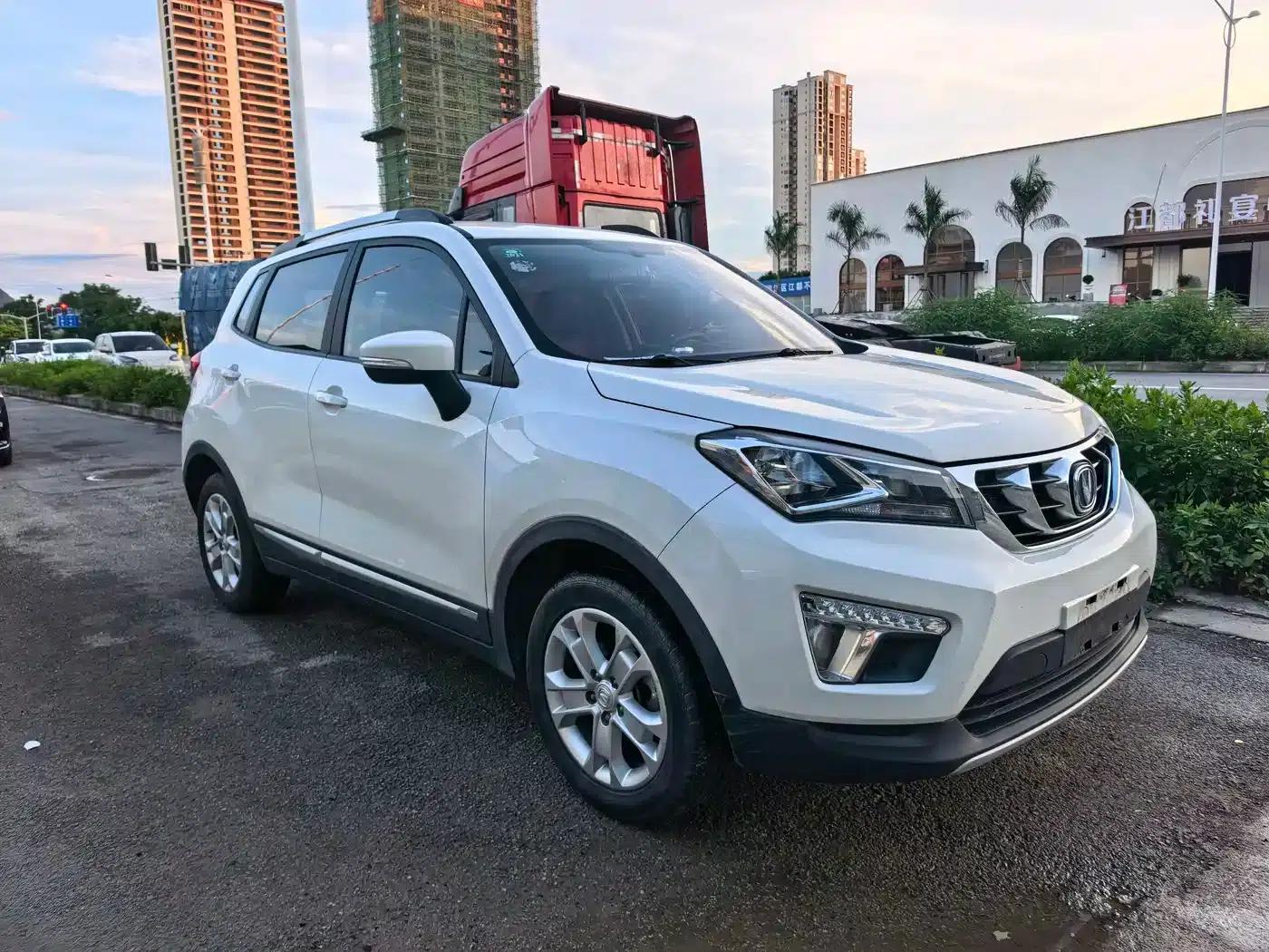 Changan CS15 2016 1.5L Automatic Fashion Edition — миниатюра 3