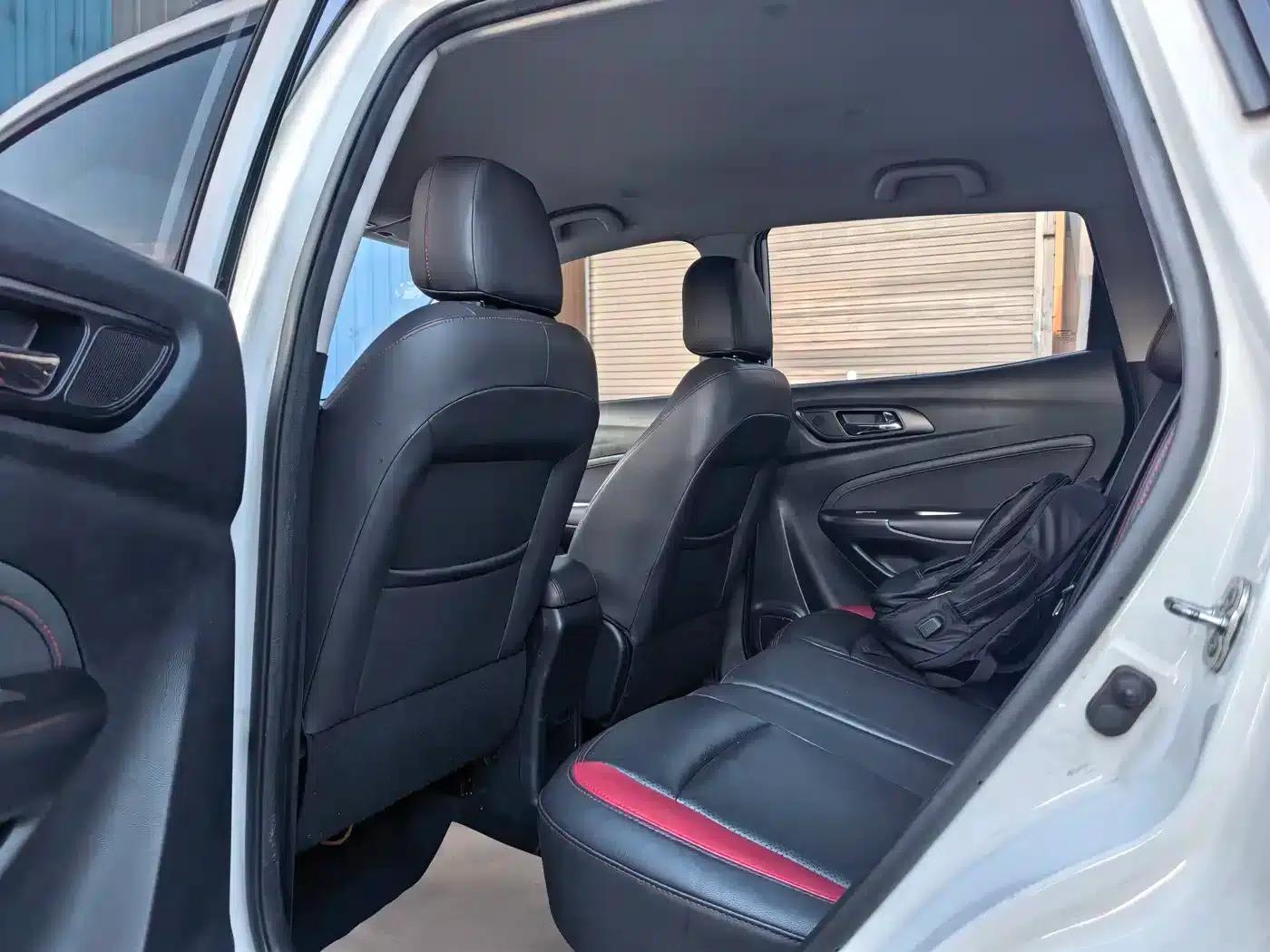 Changan CS15 2016 1.5L Automatic Fashion Edition — миниатюра 4