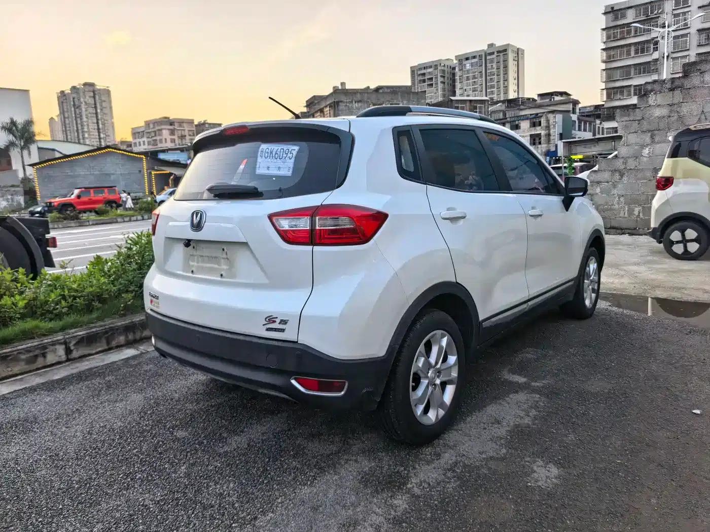 Changan CS15 2016 1.5L Automatic Fashion Edition — миниатюра 9