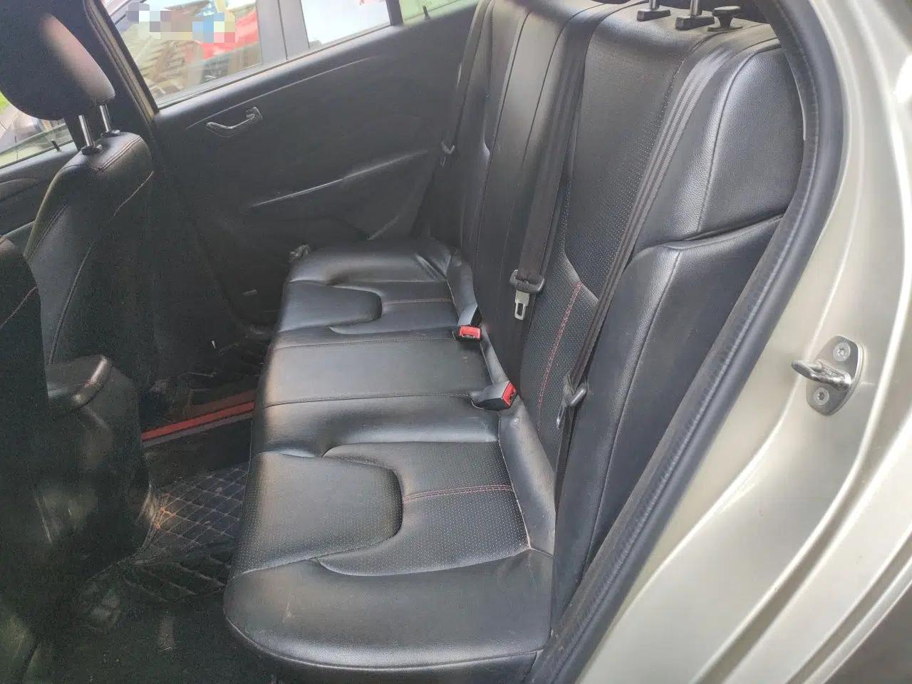 Chery Arrizo 5 2016 1.5L Manual Leading Version — миниатюра 17
