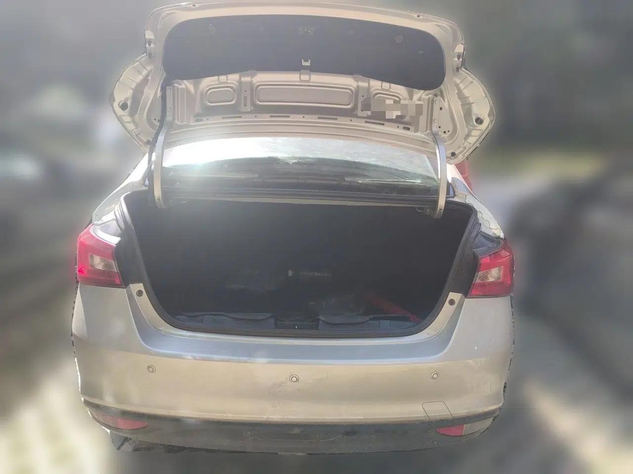 Chery Arrizo 5 2016 1.5L Manual Leading Version — миниатюра 19