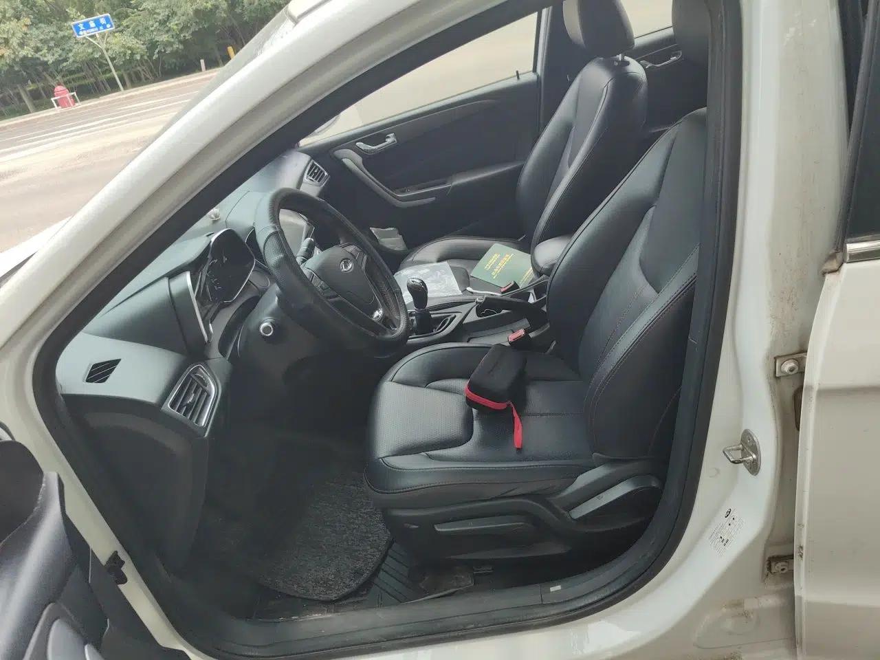 Chery Arrizo 5 2016 1.5L Manual Lingchao Edition — миниатюра 15