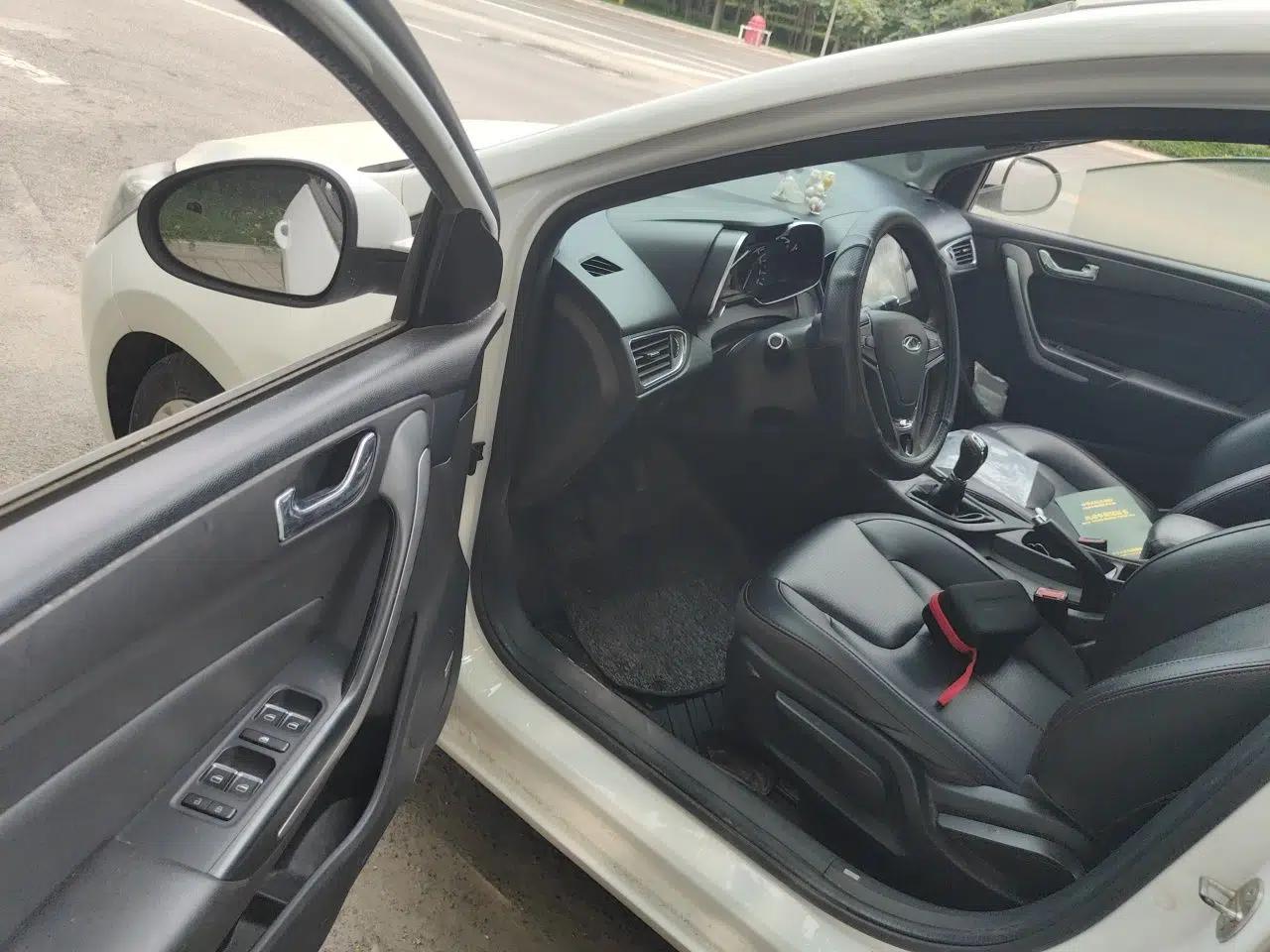 Chery Arrizo 5 2016 1.5L Manual Lingchao Edition — миниатюра 16