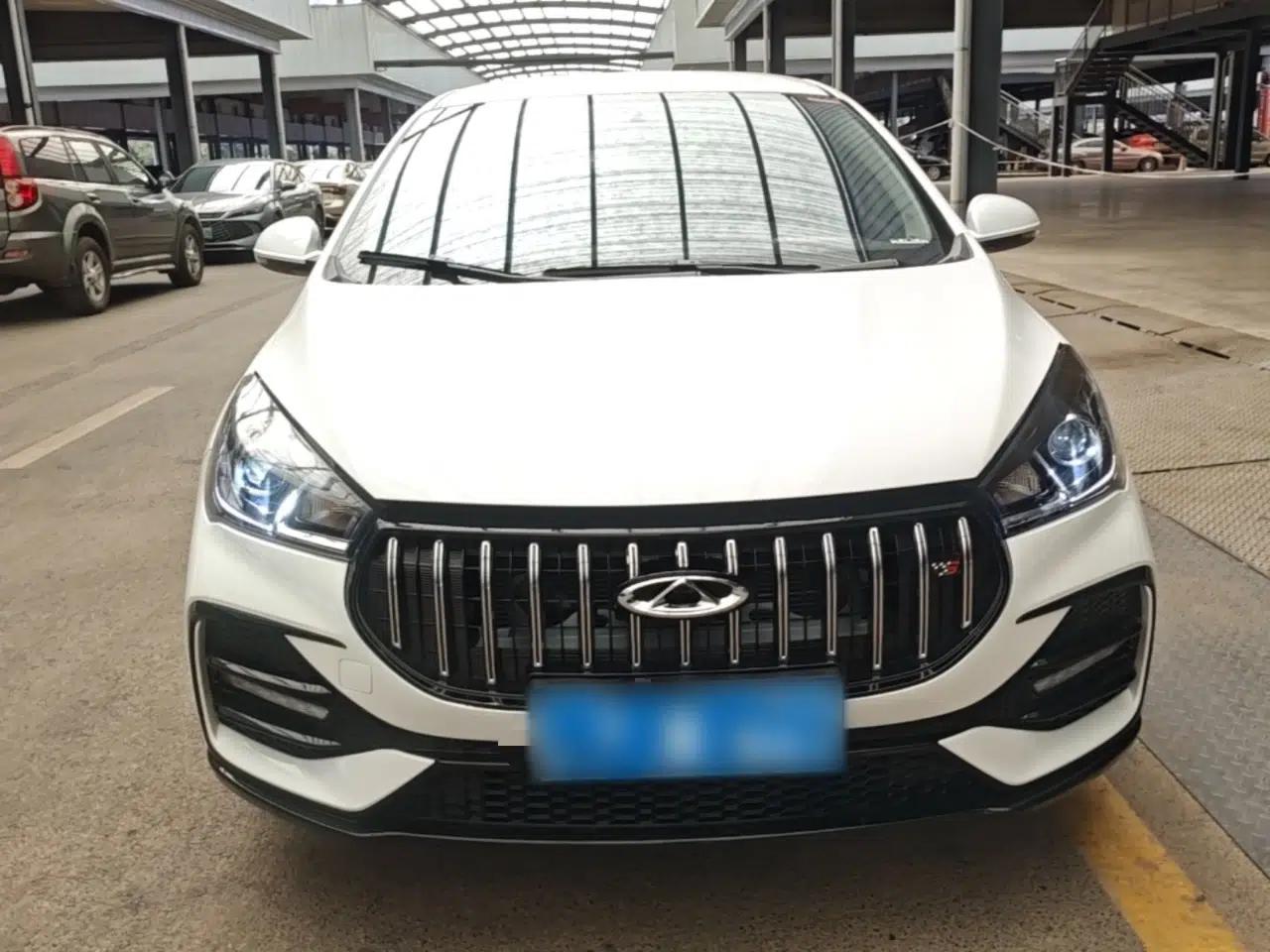 Chery Arrizo 5 2025 Excellence Version 1.5L CVT Fashionable Edition — миниатюра 2