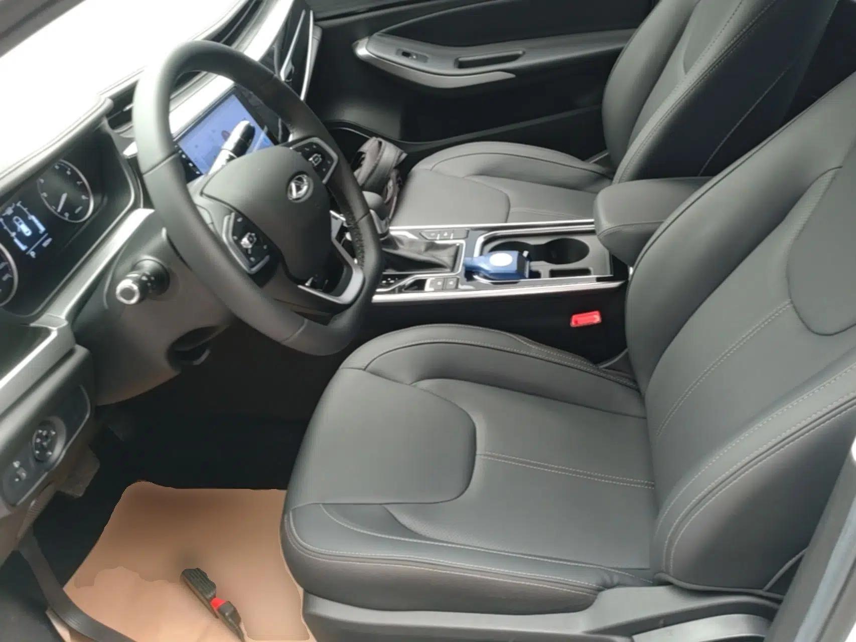 Chery Arrizo 5 2025 Excellence Version 1.5L CVT Fashionable Edition — миниатюра 17