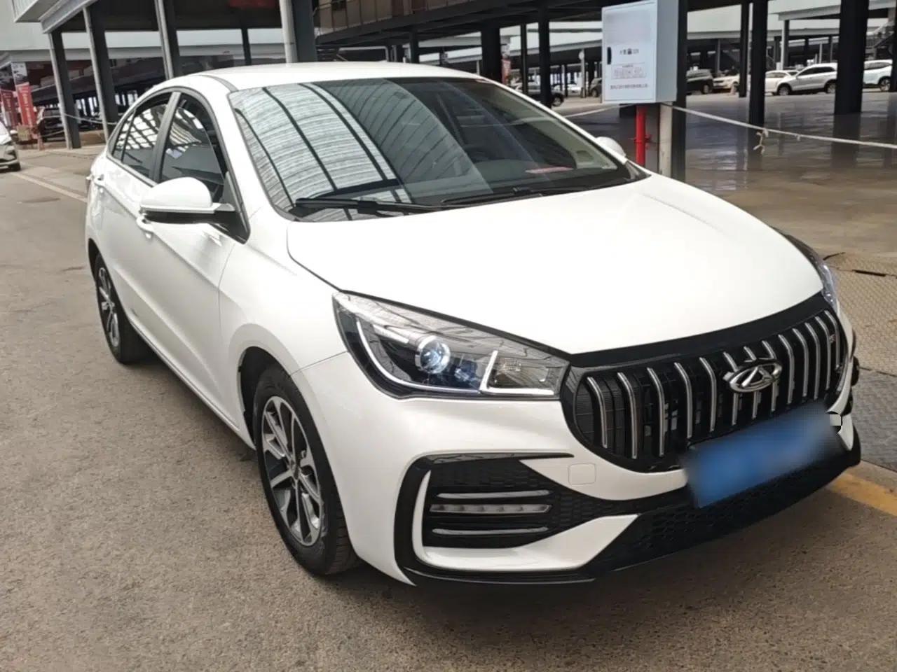 Chery Arrizo 5 2025 Excellence Version 1.5L CVT Fashionable Edition — миниатюра 3
