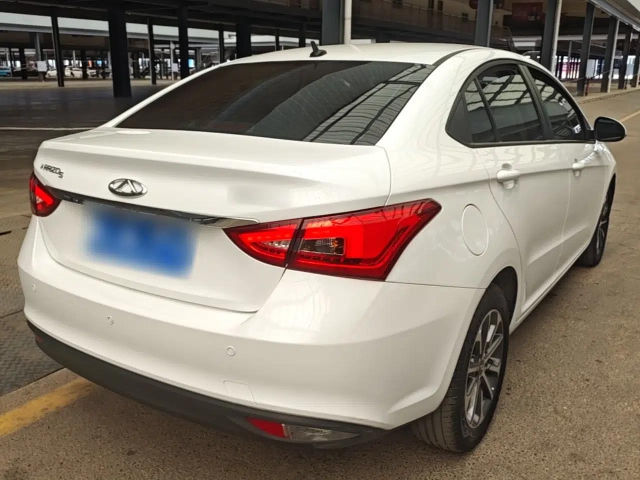 Chery Arrizo 5 2025 Excellence Version 1.5L CVT Fashionable Edition — миниатюра 6