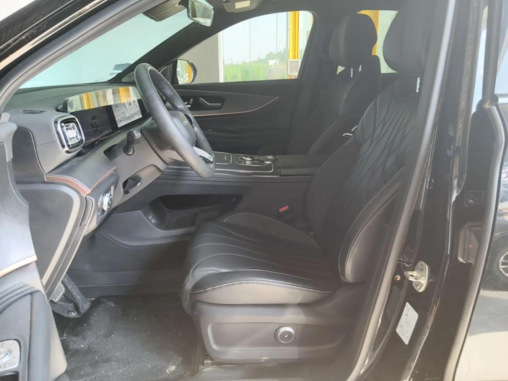 Chery Tiggo 9 2025 2.0T Dual-Clutch Two-Wheel Drive Luxury Edition 5 Seats — миниатюра 17
