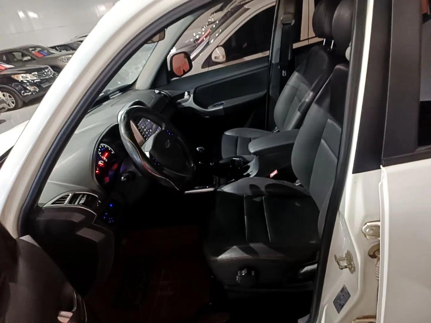 Chery Tiggo 3 2014 1.6L Manual Zhishang Edition — миниатюра 17