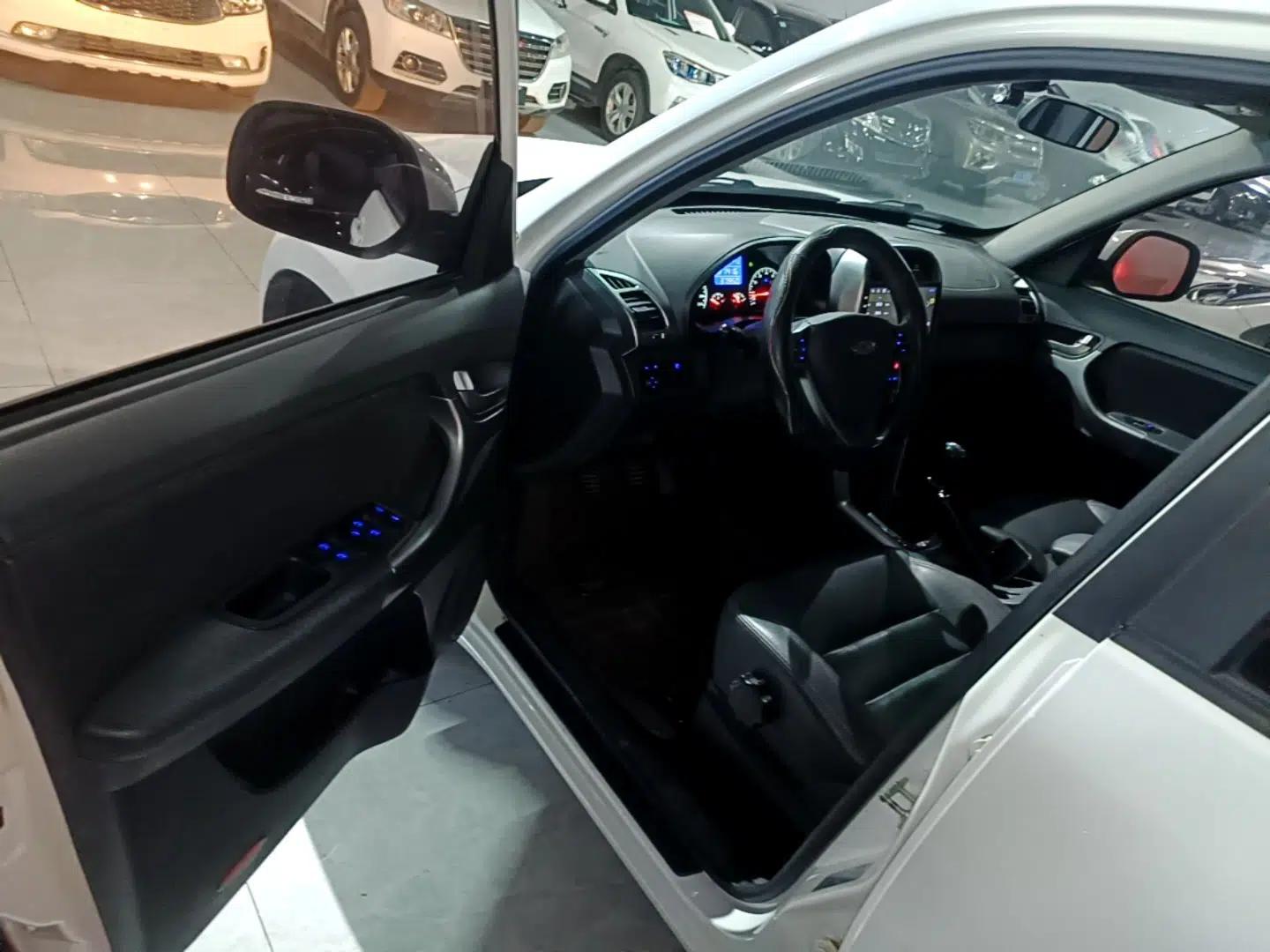 Chery Tiggo 3 2014 1.6L Manual Zhishang Edition — миниатюра 18