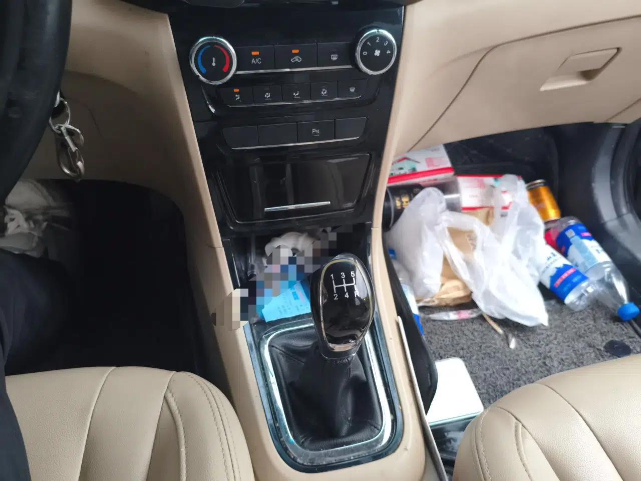 Chery E3 2015 1.5L Manual Sishang Edition — миниатюра 14