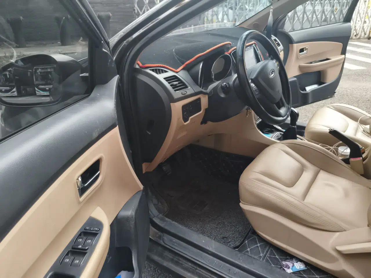 Chery E3 2015 1.5L Manual Sishang Edition — миниатюра 16