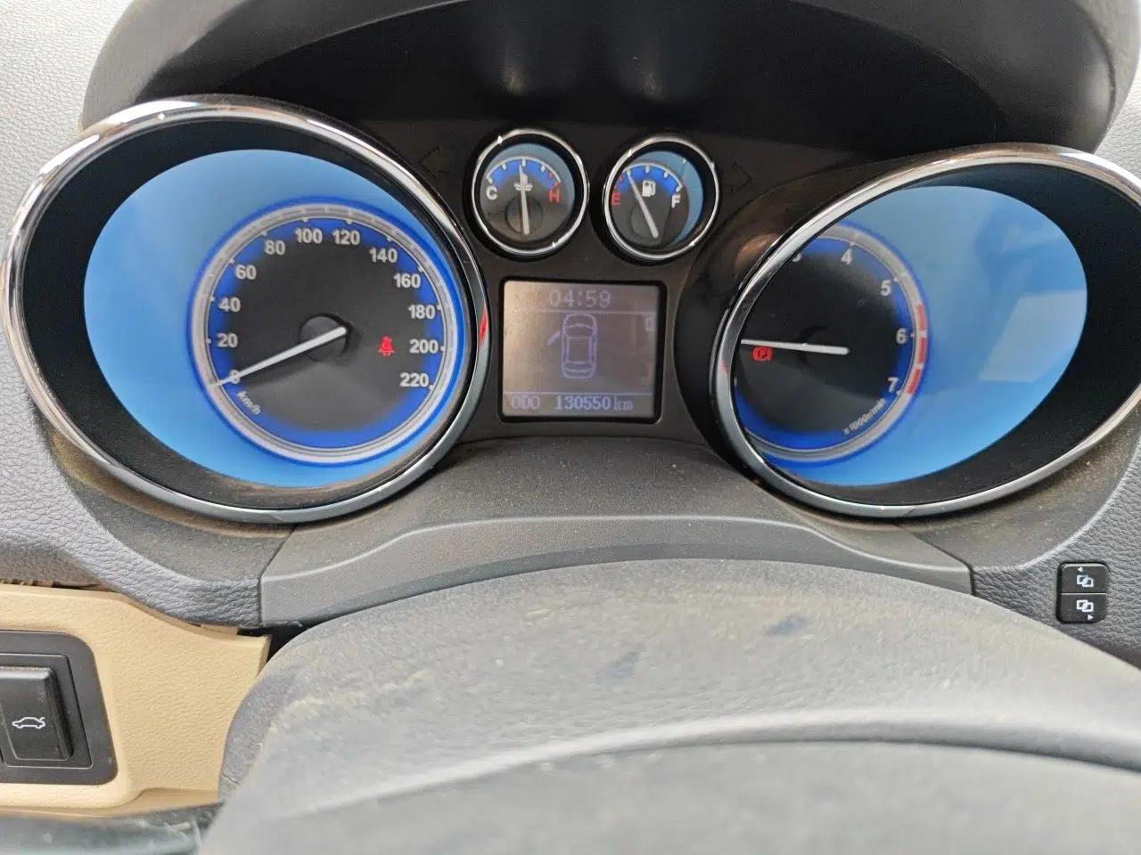 Chery E3 2015 1.5L Manual Fashion Model — миниатюра 12