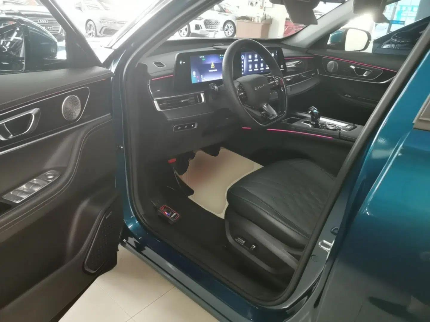 Chery Tiggo 7 PLUS New Energy 2023 Champion Edition 1.5T 100KM Speedy Version — миниатюра 18