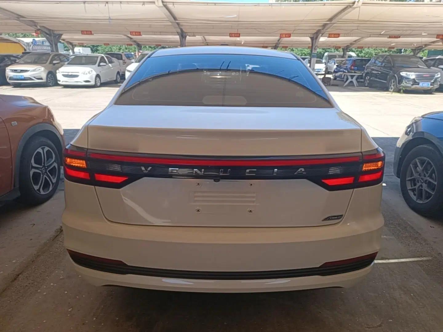 Venucia D60 2021 PLUS 1.6L XL CVT Yue Ling Edition — миниатюра 5