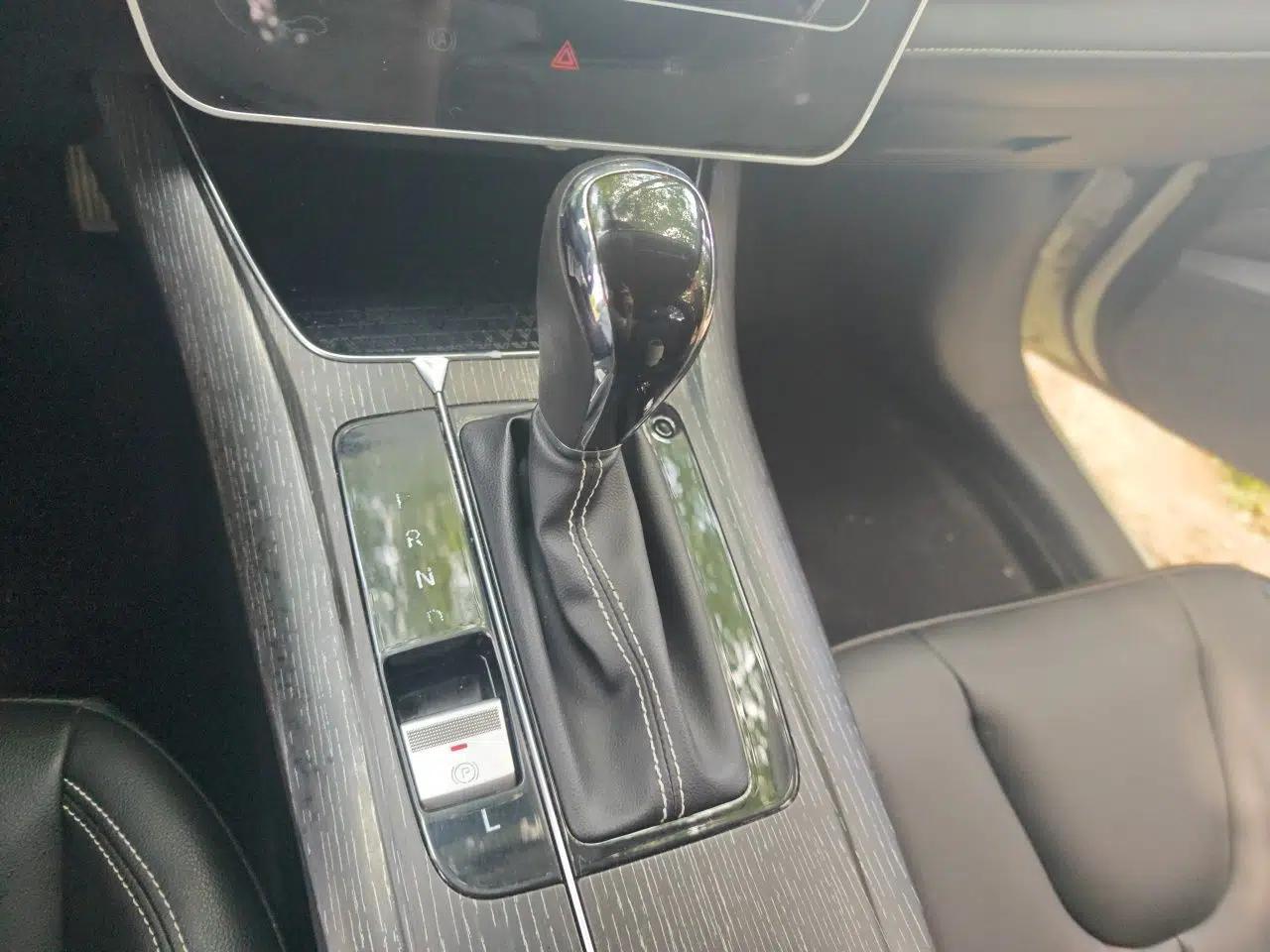 Venucia D60 2021 PLUS 1.6L XL CVT Yue Ling Edition — миниатюра 14