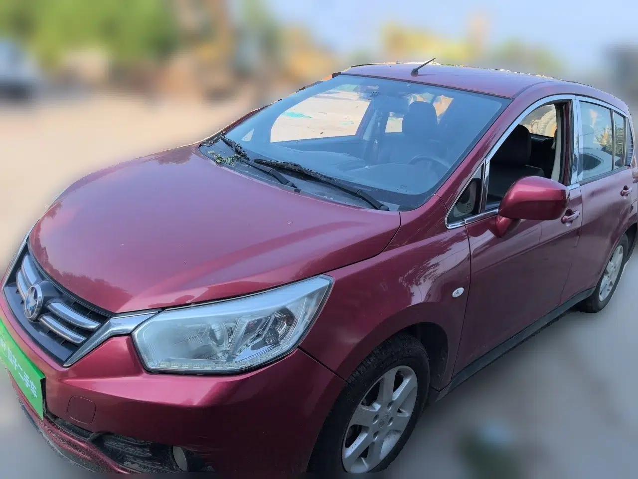 Venucia R50 2016 1.6L Manual Elite Edition — миниатюра 1