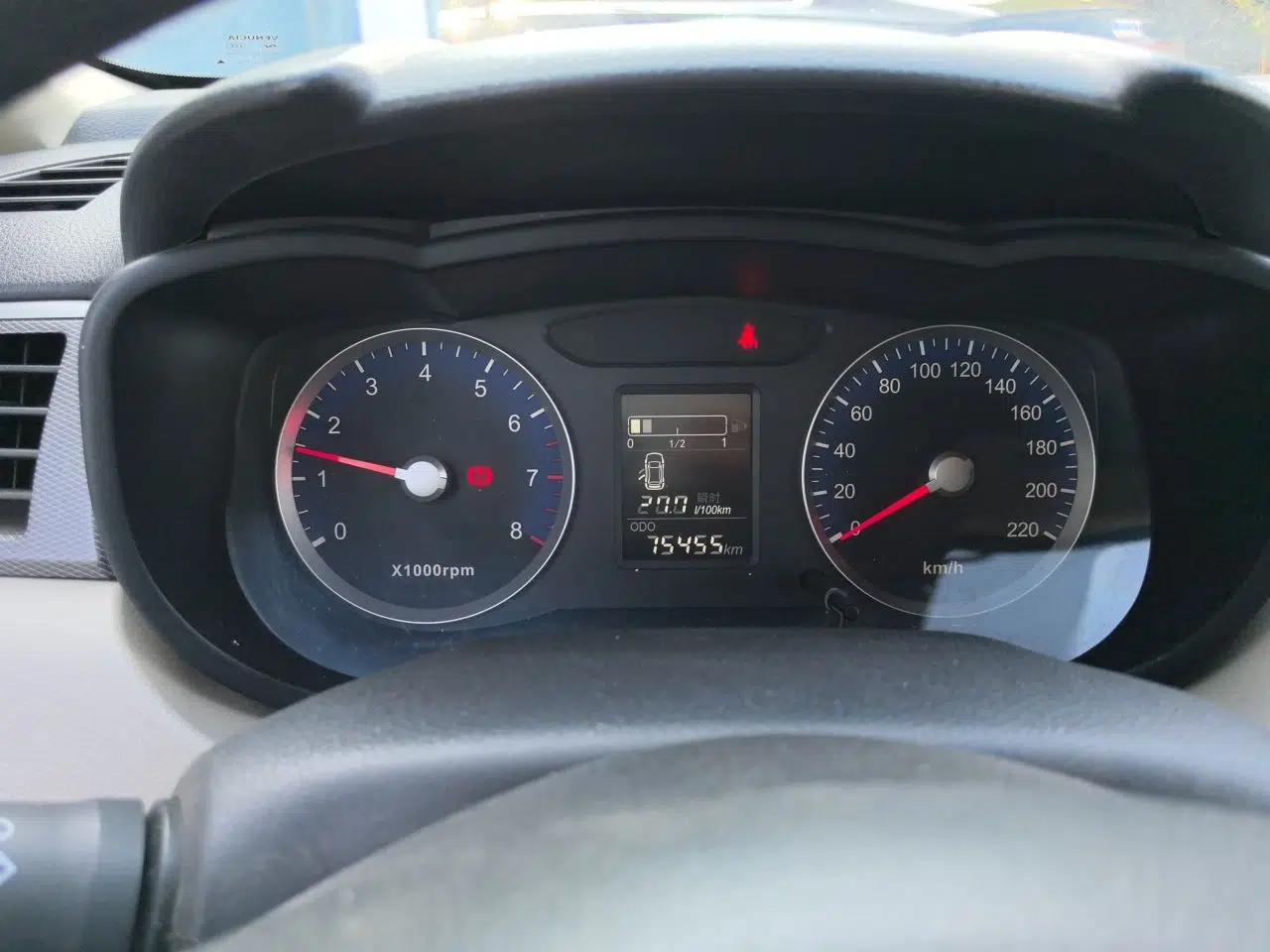 Venucia R50 2016 1.6L Manual Elite Edition — миниатюра 11