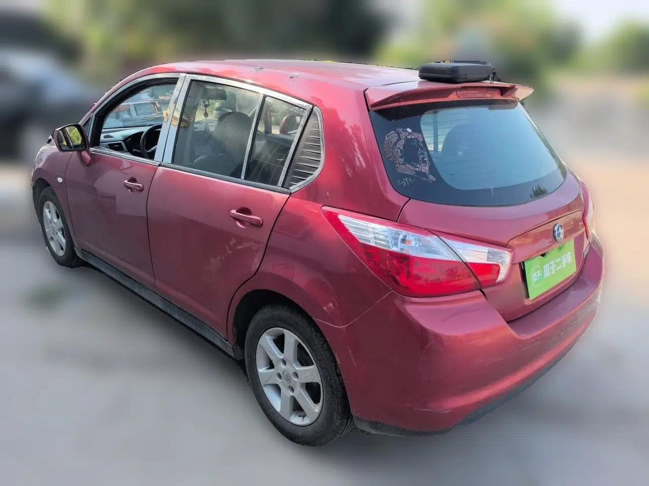 Venucia R50 2016 1.6L Manual Elite Edition — миниатюра 4