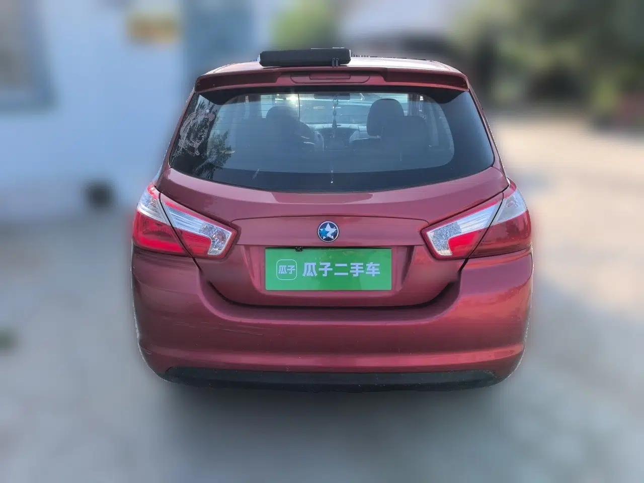 Venucia R50 2016 1.6L Manual Elite Edition — миниатюра 5