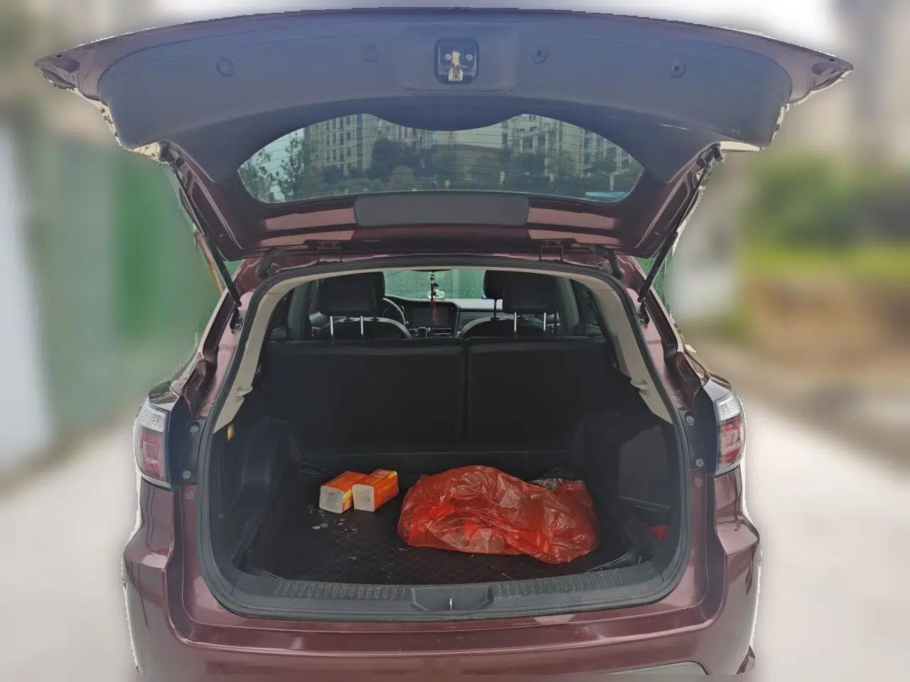 Venucia T70 2018 1.6L Manual Enjoyment Edition — миниатюра 16