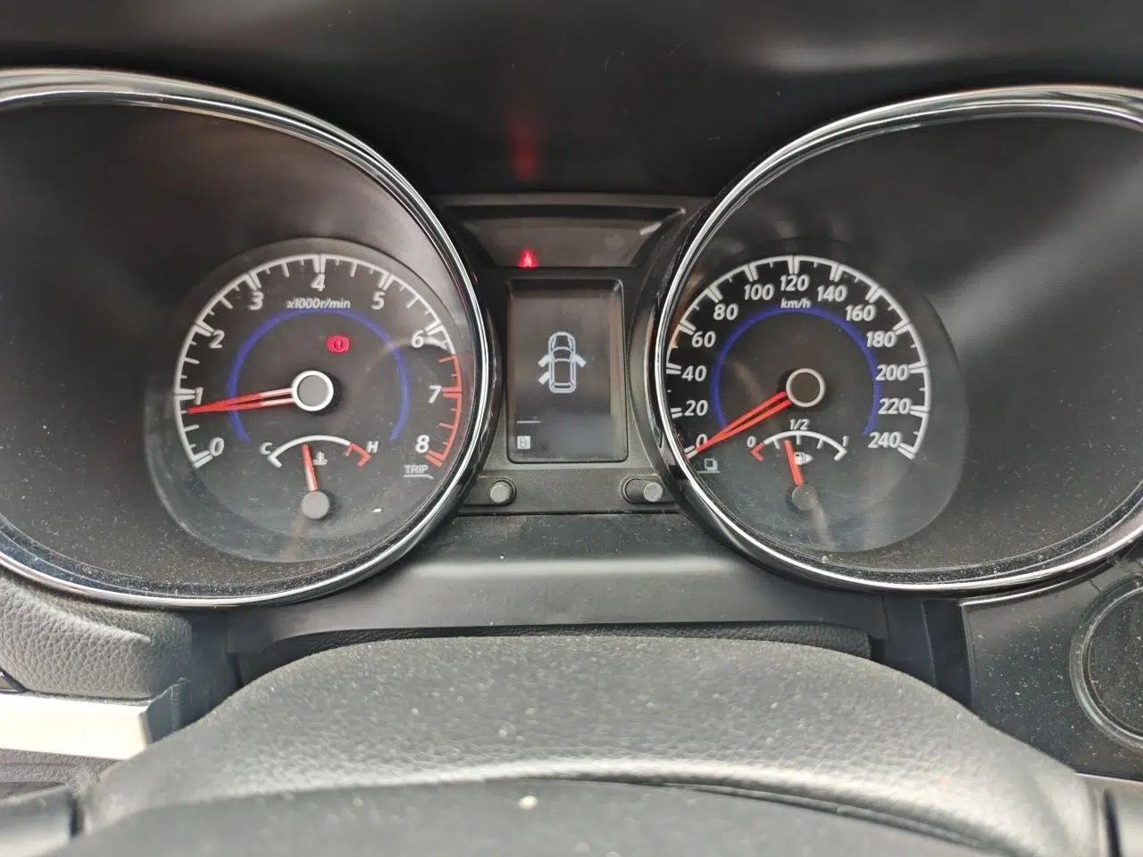 Venucia T70 2018 1.6L Manual Enjoyment Edition — миниатюра 10