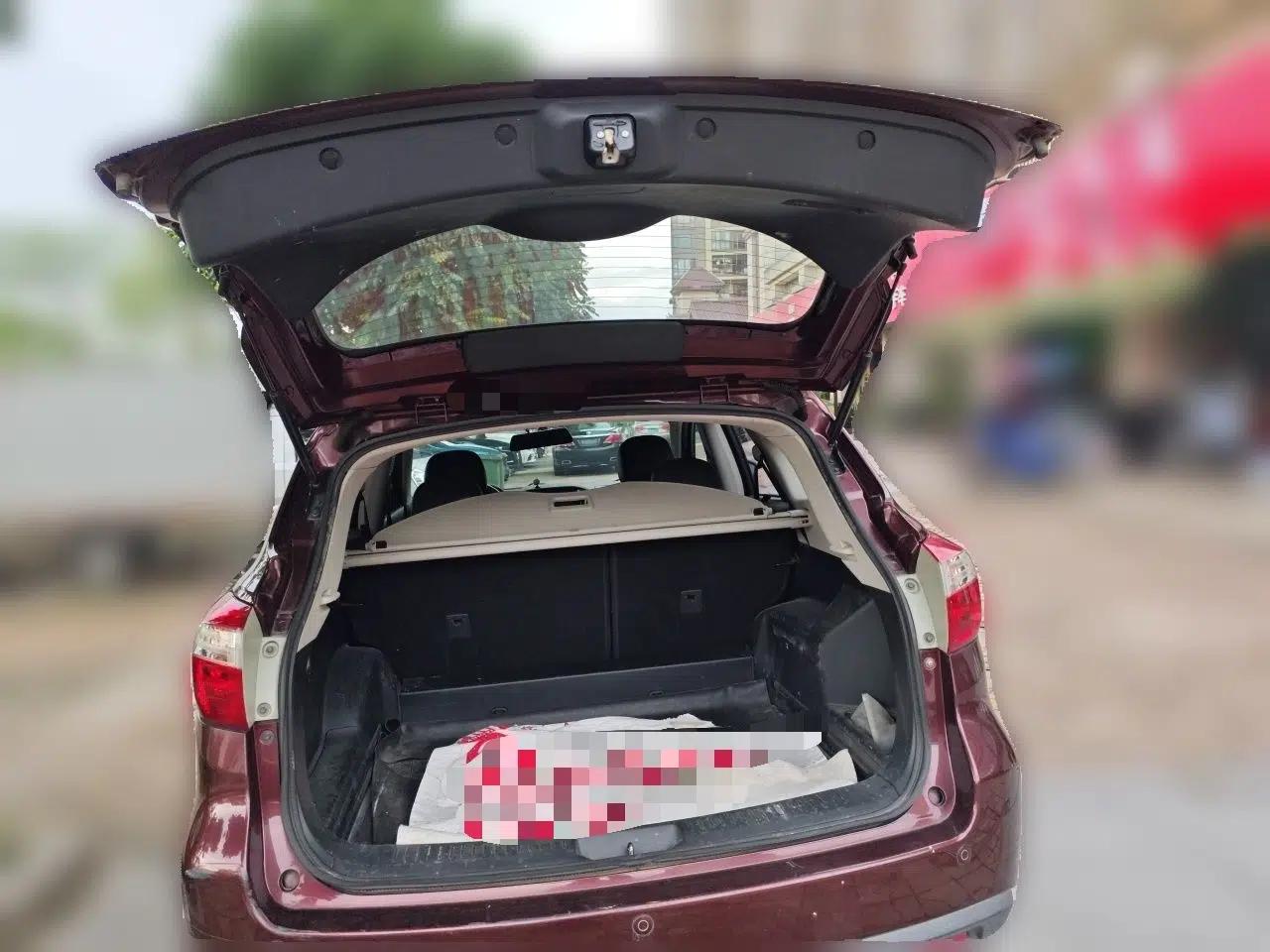 Venucia T70 2016 2.0L CVT Smart Choice Edition — миниатюра 16