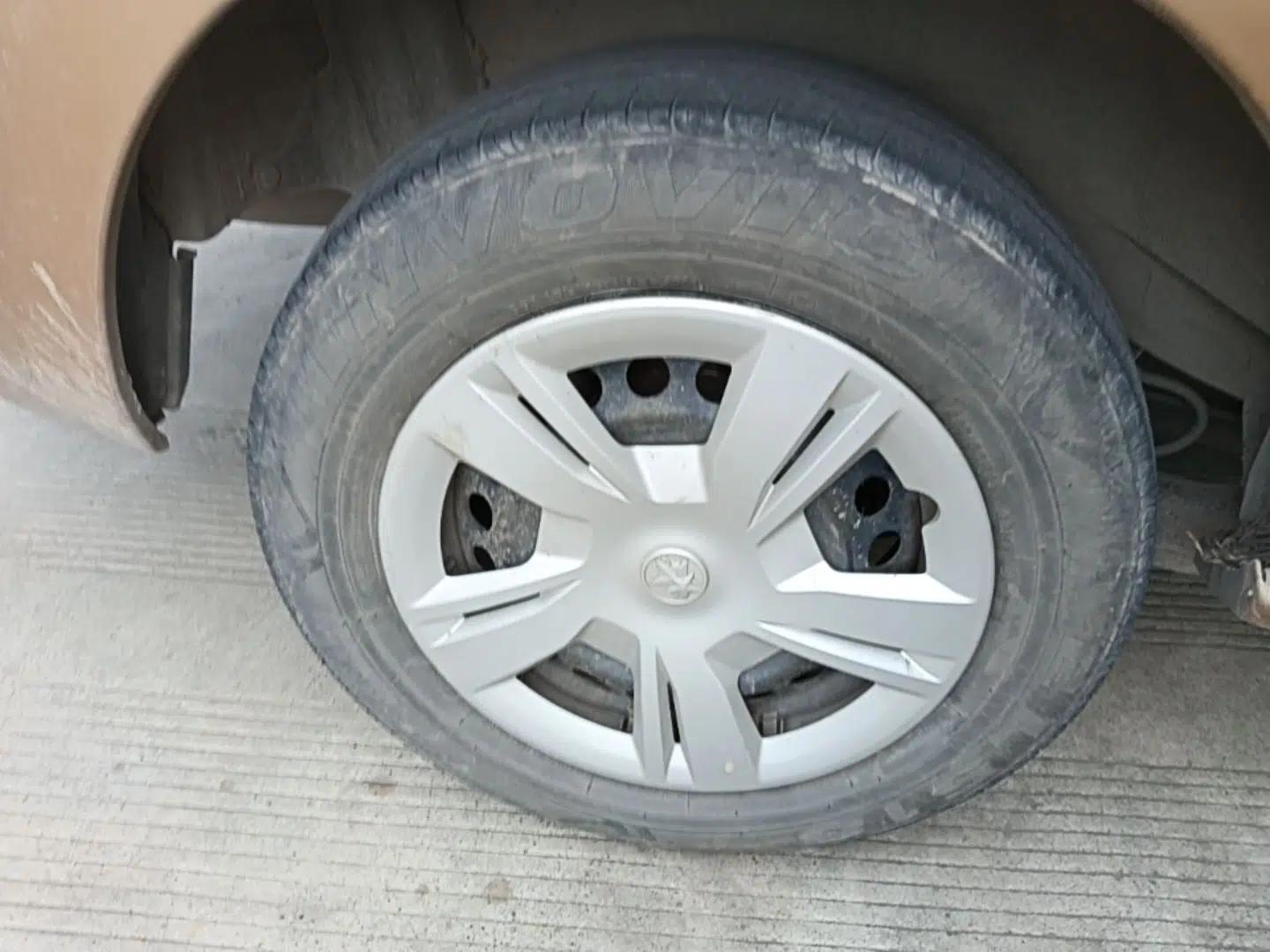Venucia T70 2015 1.6L Manual Ruixing Edition — миниатюра 11