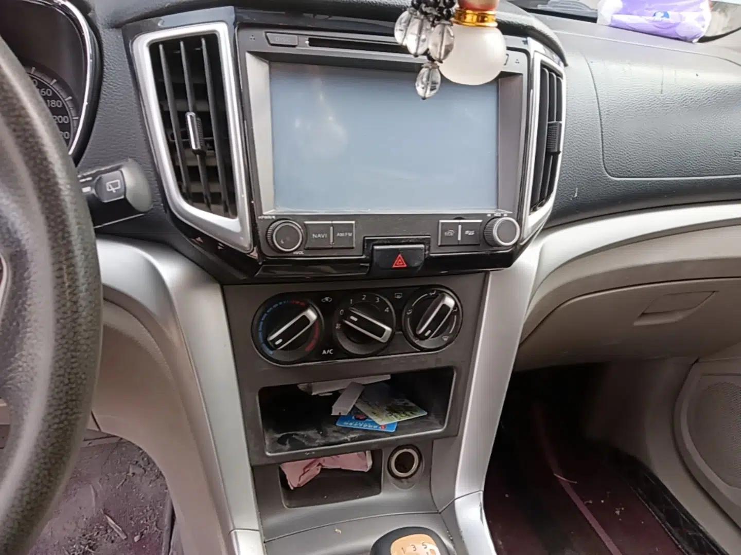 Venucia T70 2015 1.6L Manual Ruixing Edition — миниатюра 15