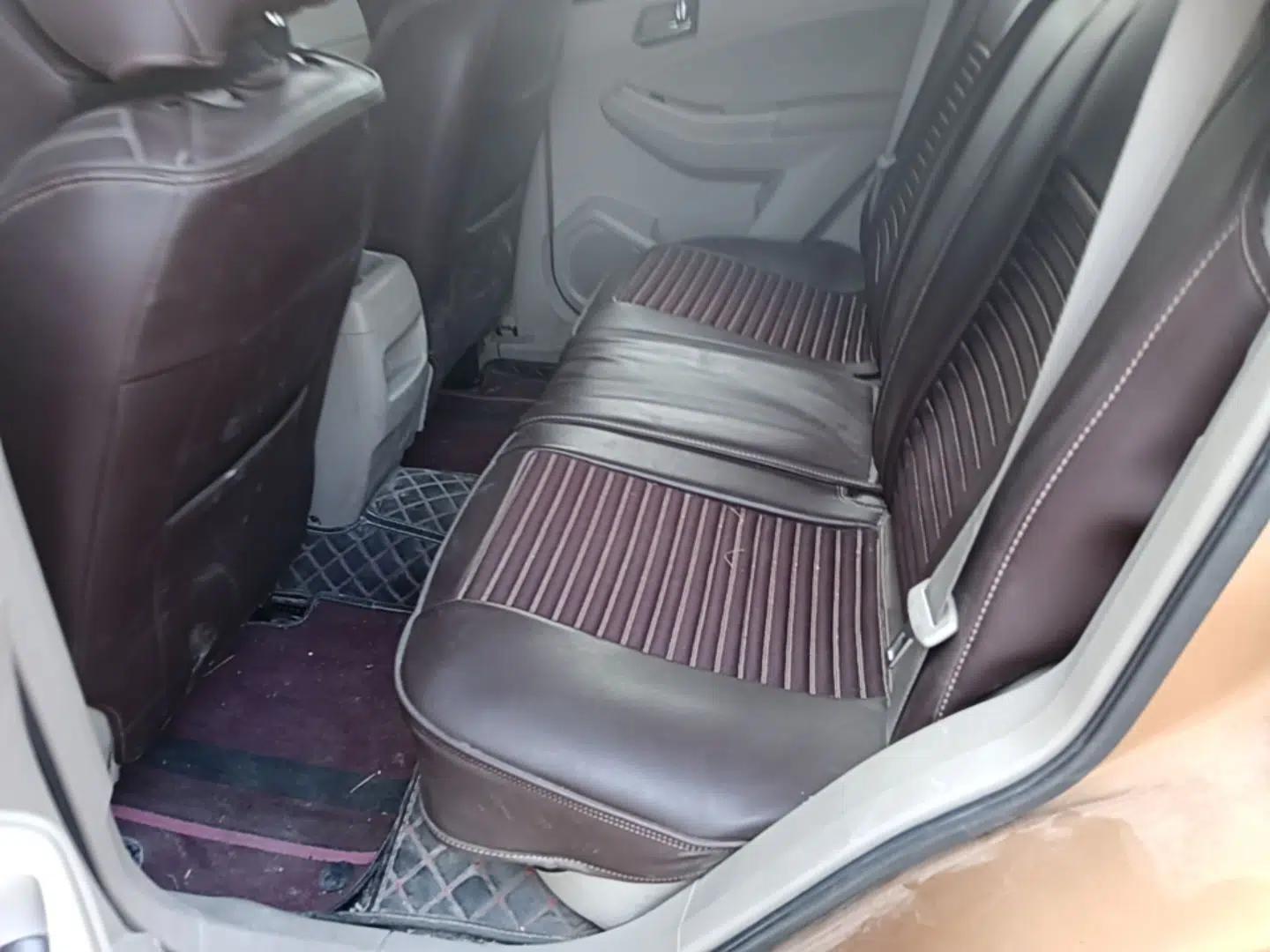 Venucia T70 2015 1.6L Manual Ruixing Edition — миниатюра 20