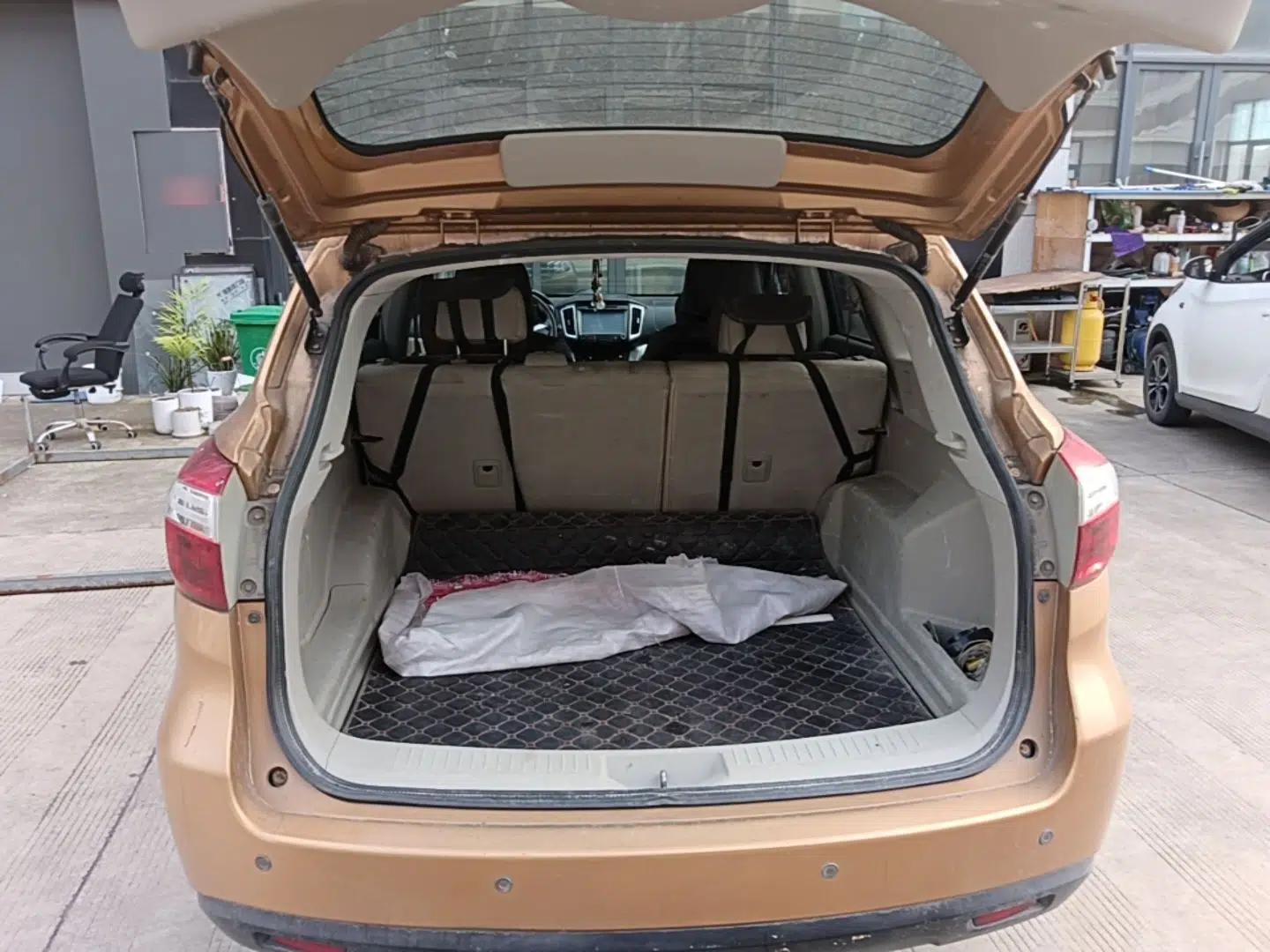 Venucia T70 2015 1.6L Manual Ruixing Edition — миниатюра 22